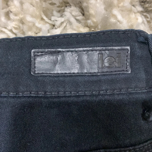 L.e.I. Tatum High Rise Black Jean Shorts - Picture 5 of 6